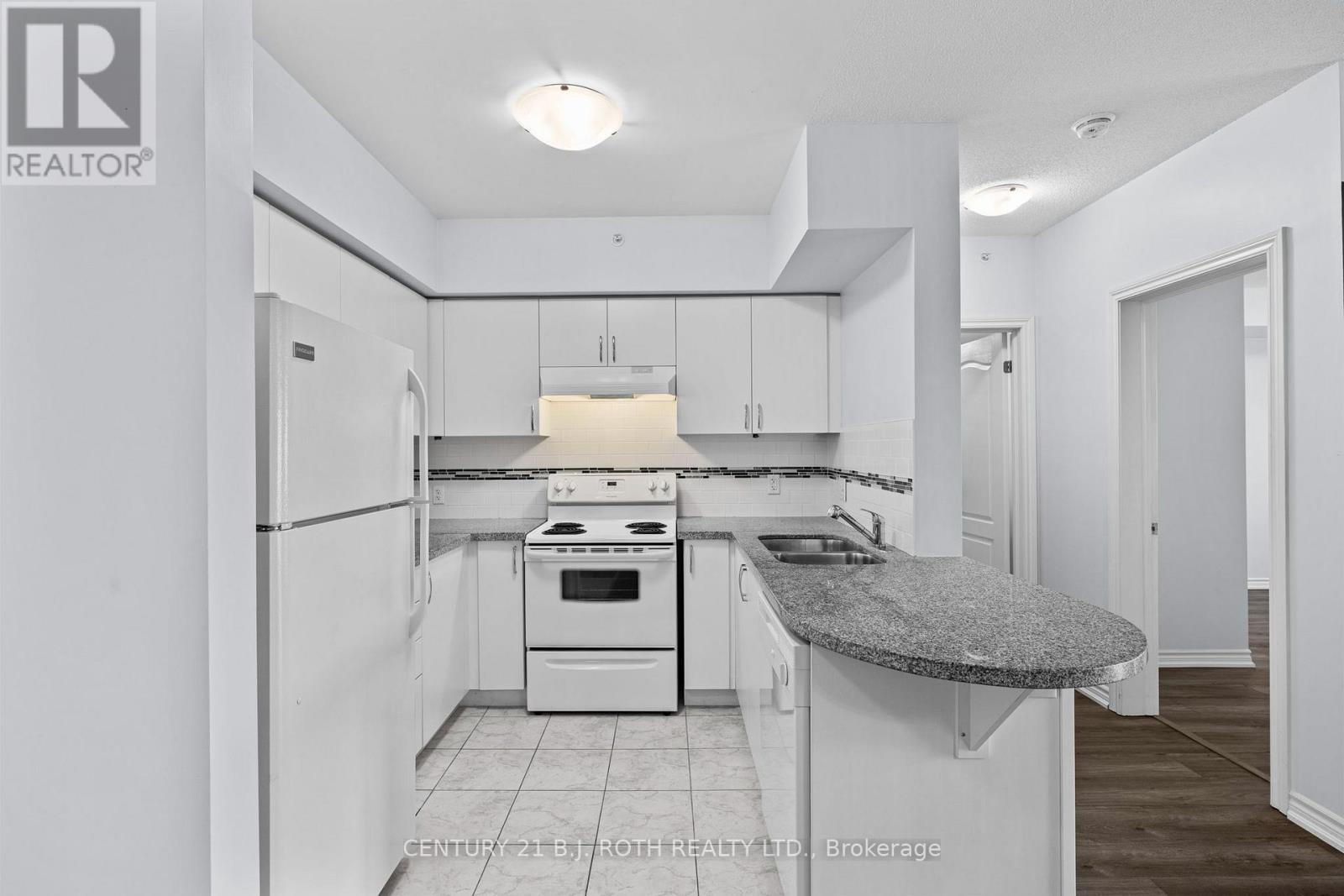 303 - 41 Ferndale Drive S, Barrie, Ontario L4N 5T6 - Photo 5 - S13878258