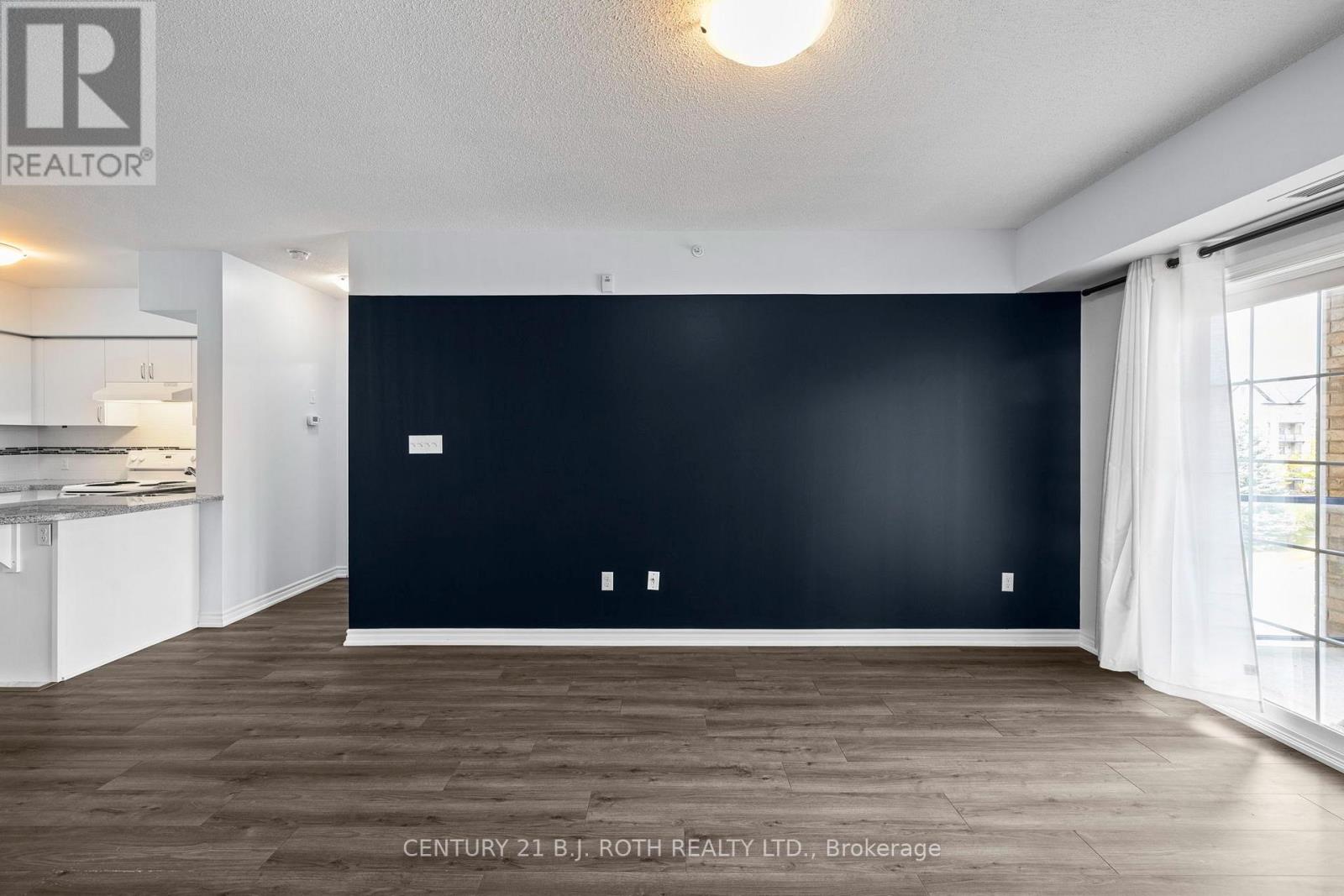 303 - 41 Ferndale Drive S, Barrie, Ontario L4N 5T6 - Photo 8 - S13878258