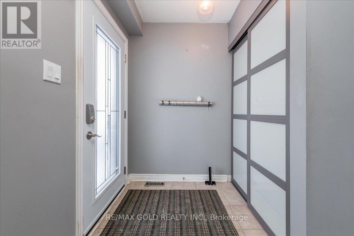 117 Bentley Crescent, Barrie, Ontario  L4N 0Z1 - Photo 2 - S13878282