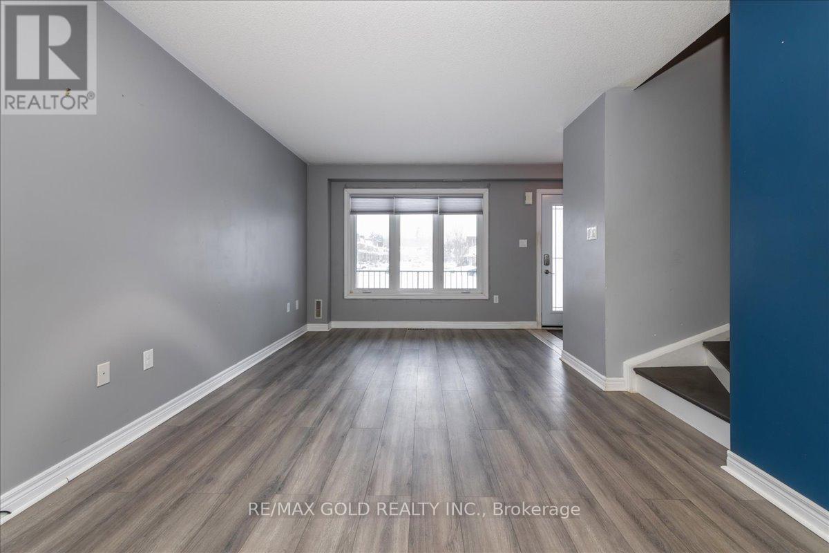 117 Bentley Crescent, Barrie, Ontario  L4N 0Z1 - Photo 3 - S13878282