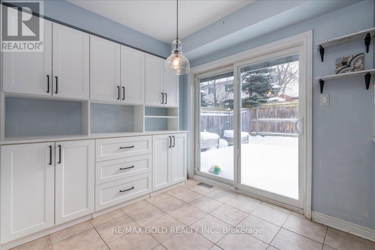 117 Bentley Crescent, Barrie, Ontario  L4N 0Z1 - Photo 5 - S13878282