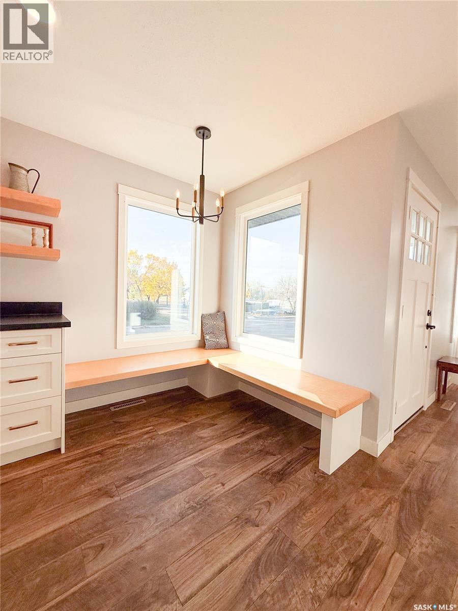 209 2nd Avenue E, Shaunavon, Saskatchewan  S0N 2M0 - Photo 4 - SK050710