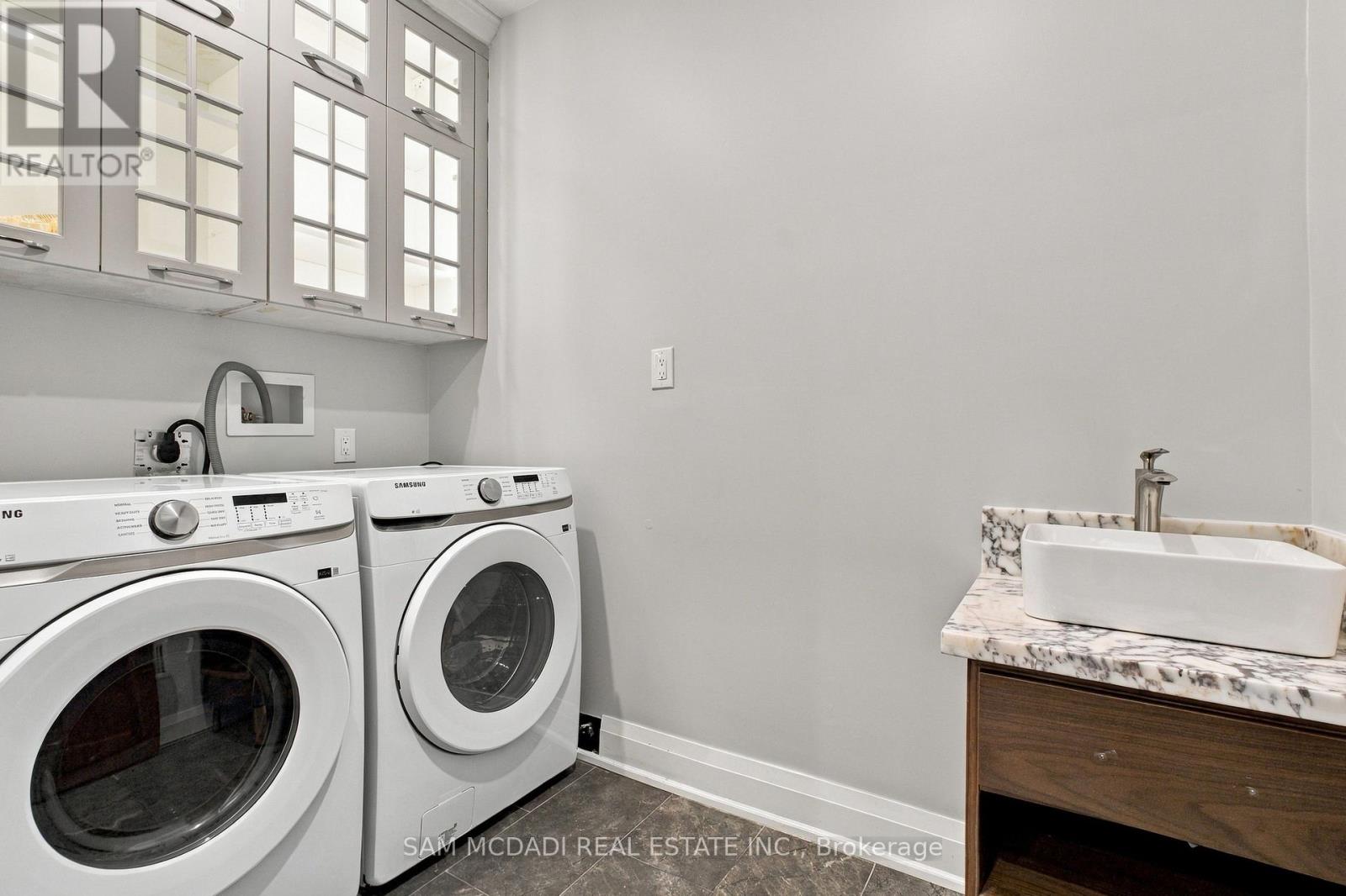1897 Balsam Avenue, Mississauga, Ontario  L5J 1L3 - Photo 44 - W13878212