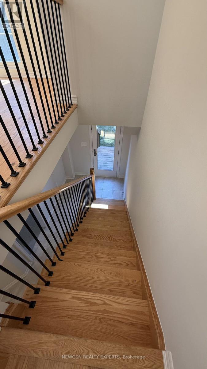 5882 Saigon Street, Mississauga, Ontario  L5V 0E9 - Photo 16 - W13878222