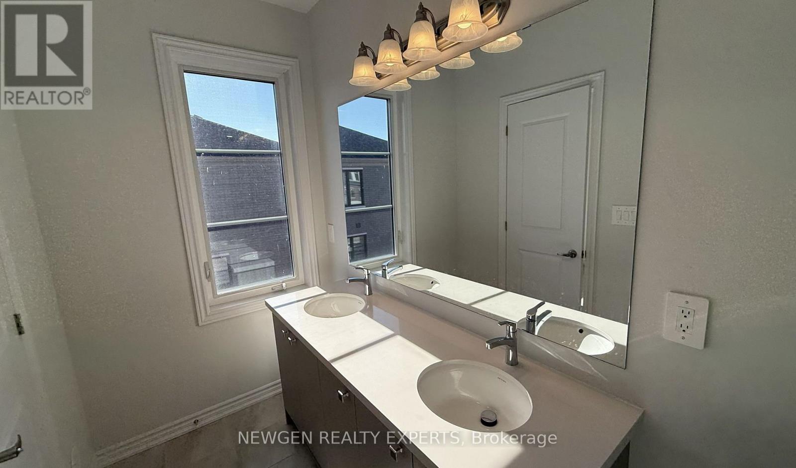 5882 Saigon Street, Mississauga, Ontario  L5V 0E9 - Photo 25 - W13878222