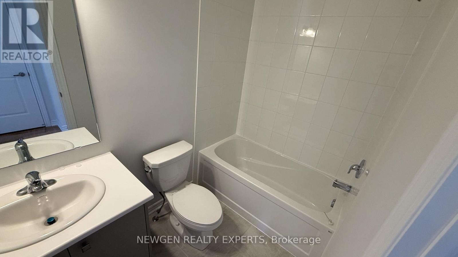 5882 Saigon Street, Mississauga, Ontario  L5V 0E9 - Photo 28 - W13878222