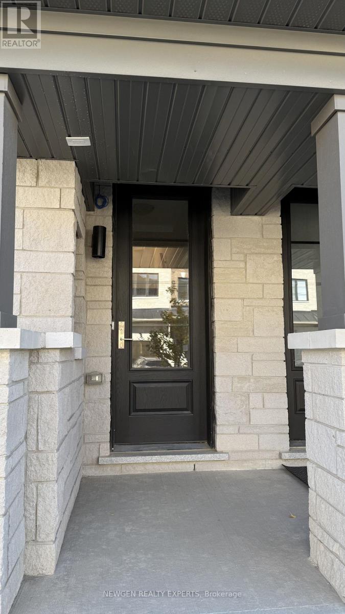 5882 Saigon Street, Mississauga, Ontario  L5V 0E9 - Photo 3 - W13878222