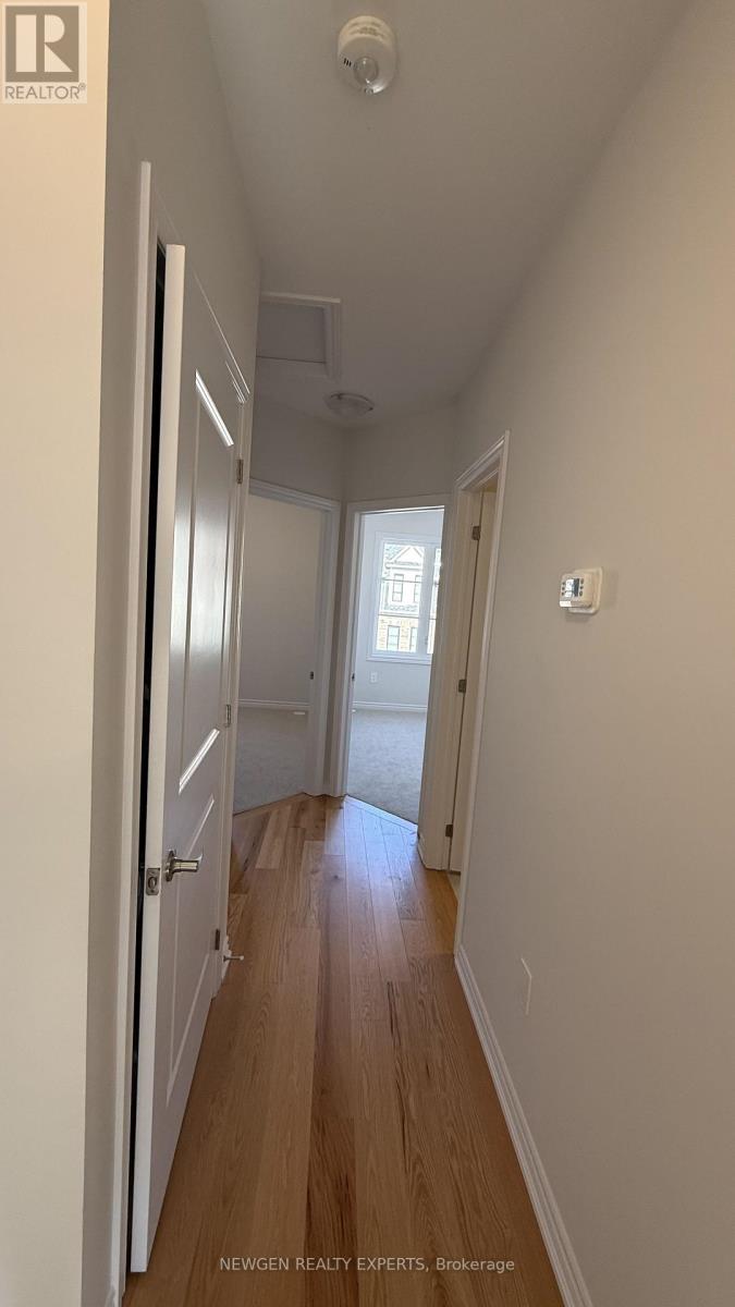 5882 Saigon Street, Mississauga, Ontario  L5V 0E9 - Photo 33 - W13878222