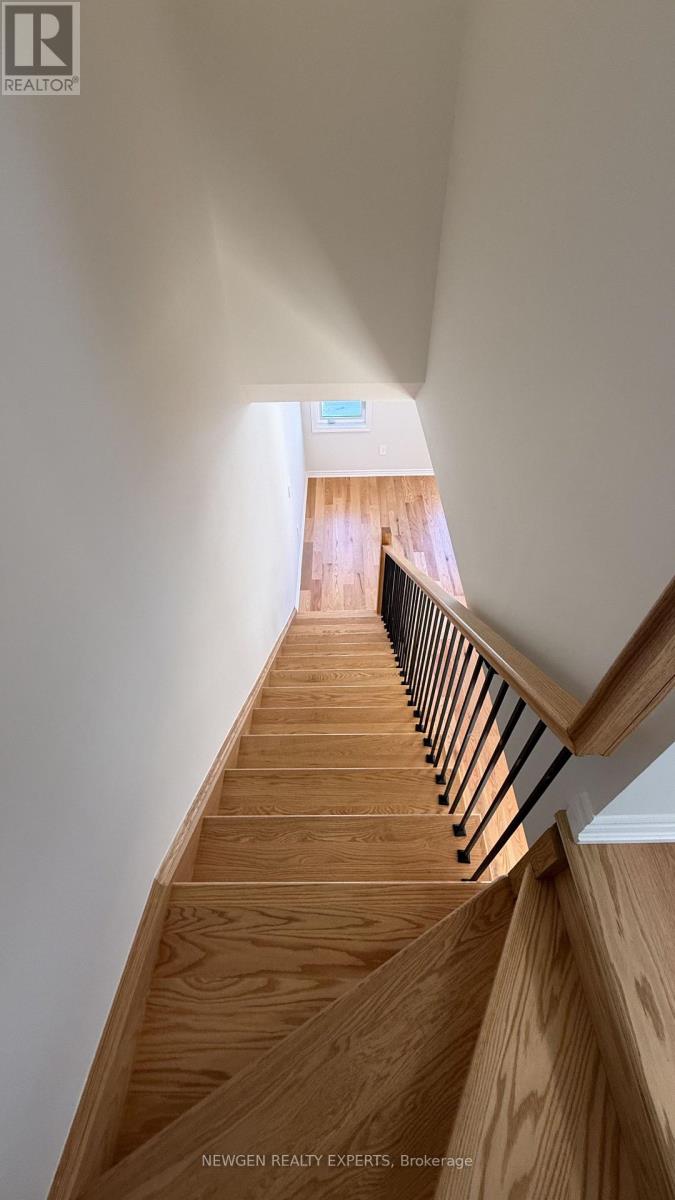 5882 Saigon Street, Mississauga, Ontario  L5V 0E9 - Photo 34 - W13878222