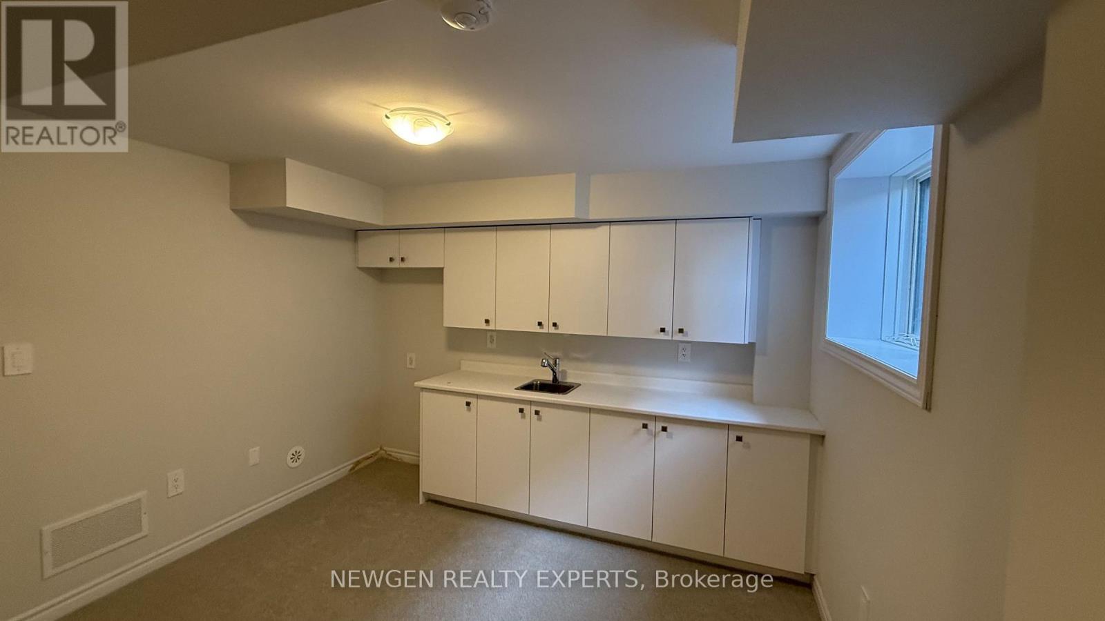 5882 Saigon Street, Mississauga, Ontario  L5V 0E9 - Photo 43 - W13878222