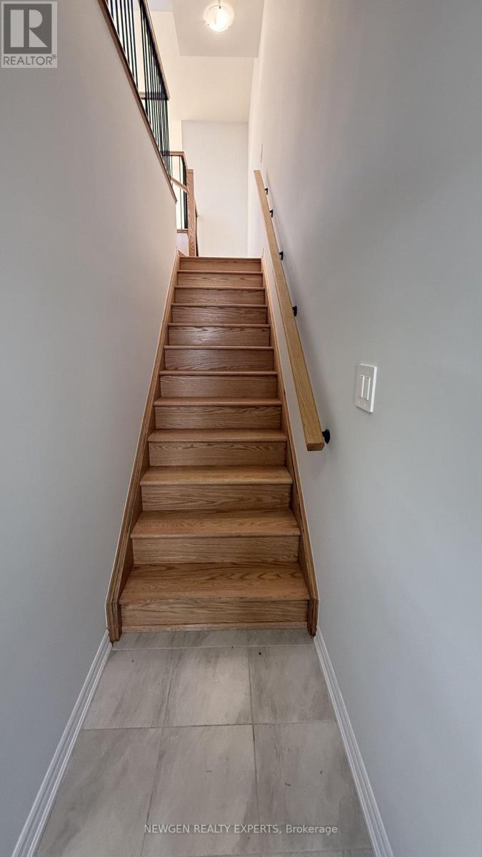 5882 Saigon Street, Mississauga, Ontario  L5V 0E9 - Photo 5 - W13878222