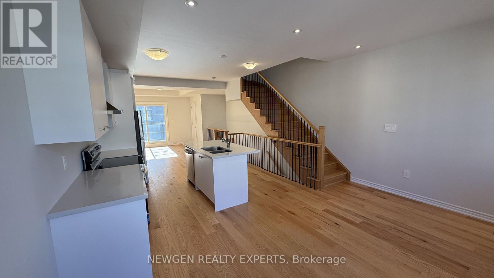 5882 Saigon Street, Mississauga, Ontario  L5V 0E9 - Photo 8 - W13878222