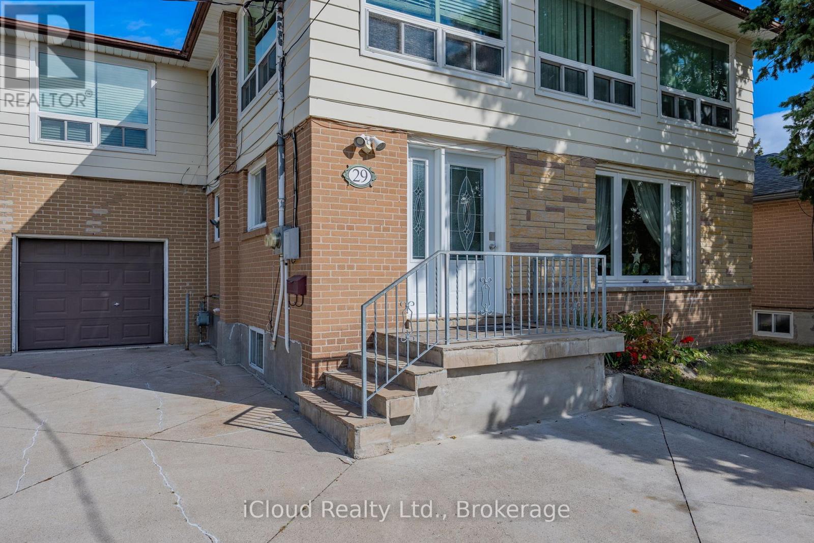 29 Langstone Crescent, Halton Hills, Ontario  L7G 4N2 - Photo 4 - W13878226