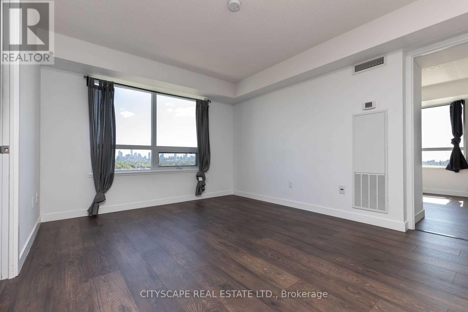 2202 - 1420 Dupont Street, Toronto, Ontario  M6H 4J8 - Photo 2 - W13878238
