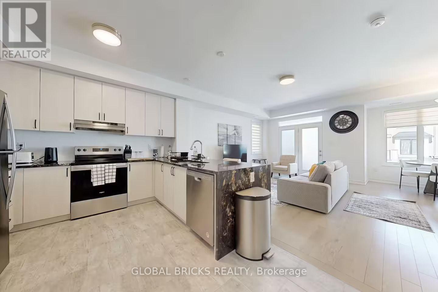 5110 Vetere Street, Mississauga, Ontario  L5M 2S8 - Photo 5 - W13878252