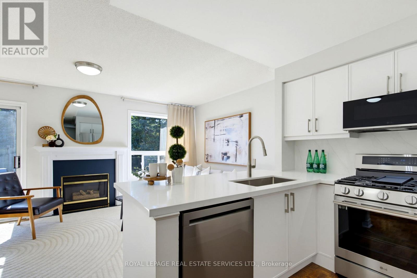5582 Kimmeridge Gate, Mississauga, Ontario  L5M 6B3 - Photo 15 - W13878286