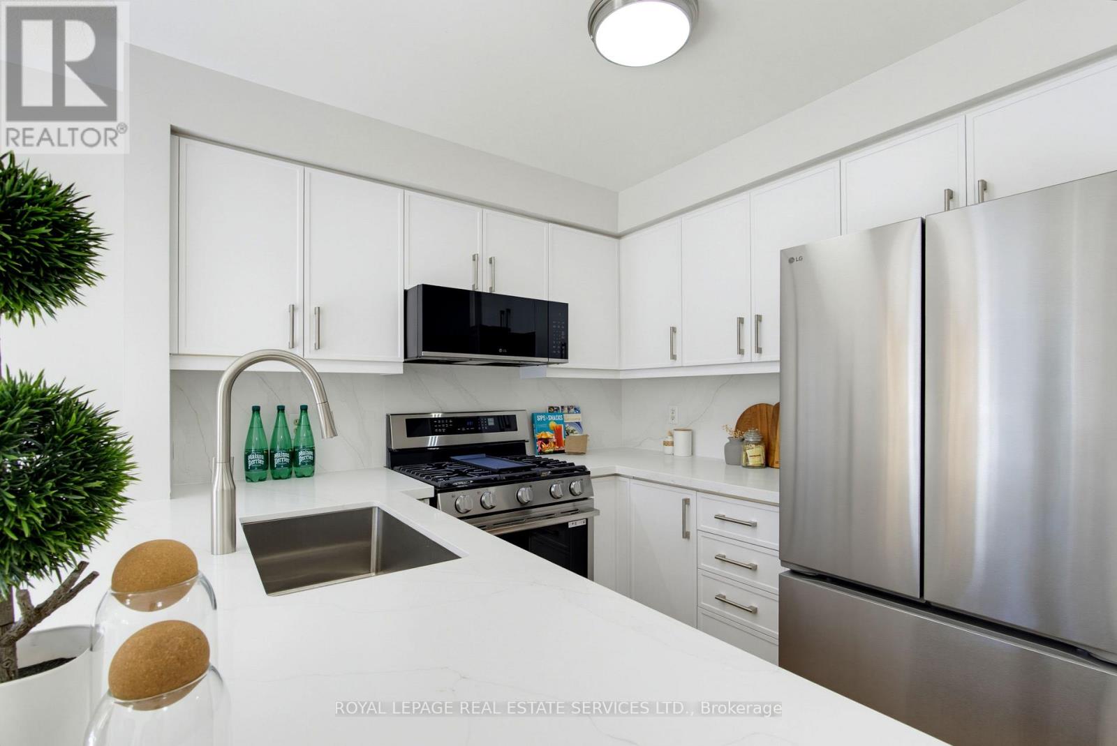5582 Kimmeridge Gate, Mississauga, Ontario  L5M 6B3 - Photo 16 - W13878286