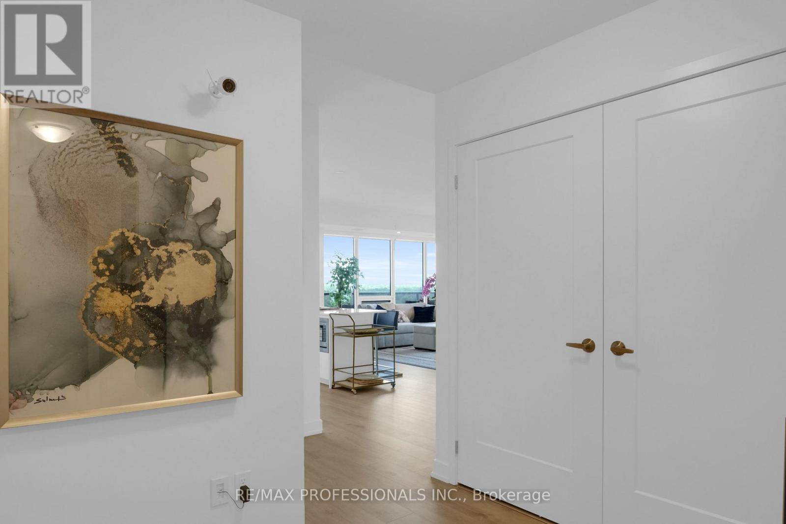 1402 - 1035 Southdown Road, Mississauga, Ontario  L5J 0A2 - Photo 5 - W13878356