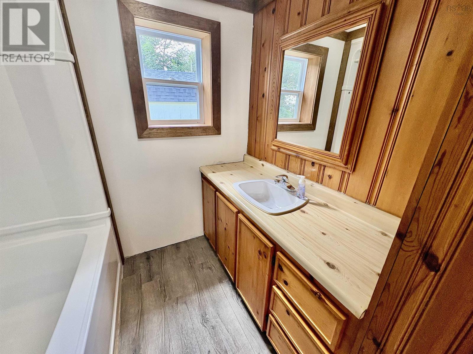 77 High Street, Pictou, Nova Scotia  B0K 1H0 - Photo 6 - 202625453