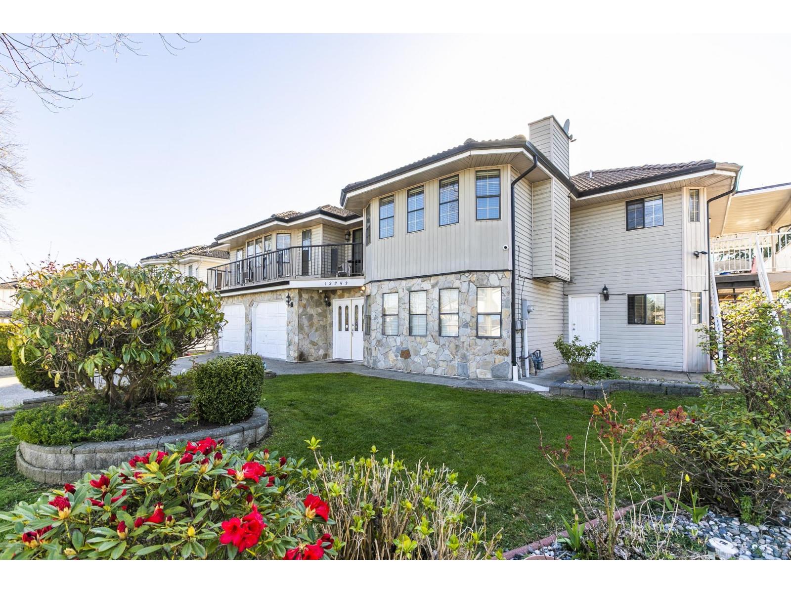 12353 81a Avenue, Surrey, British Columbia  V3W 0X8 - Photo 1 - R3172916