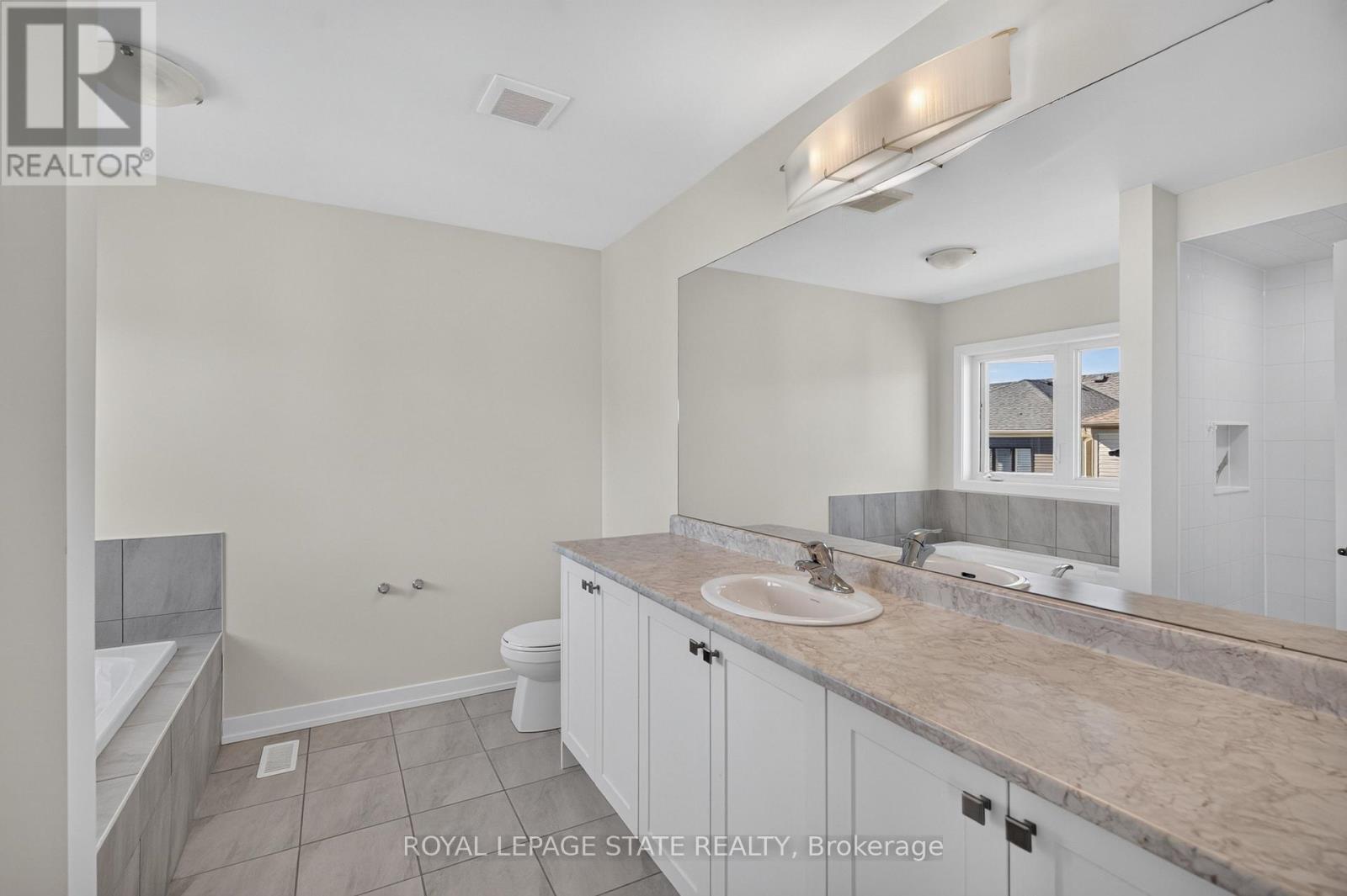 57 Wintergreen Crescent, Haldimand, Ontario  N3W 0H5 - Photo 34 - X13878198