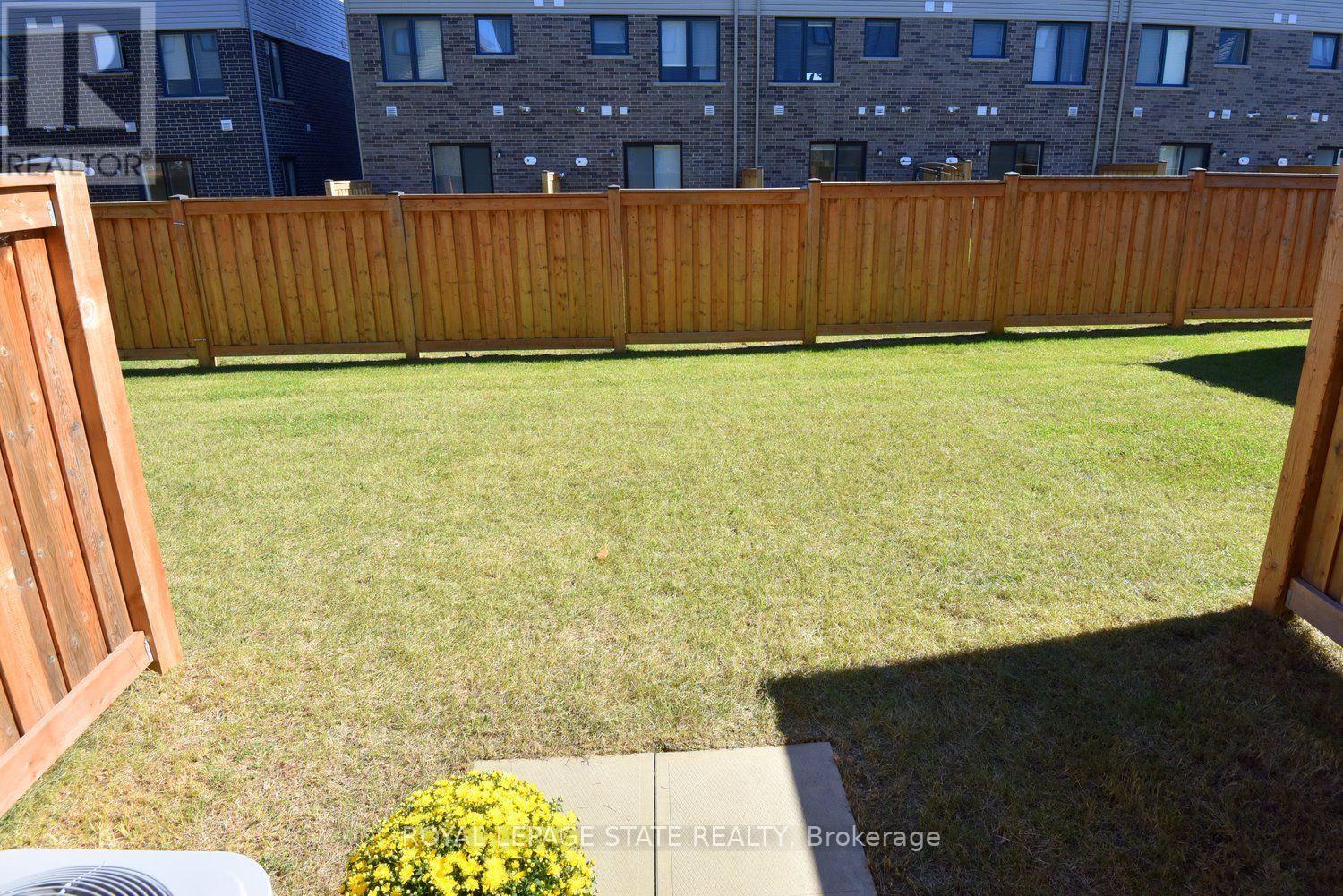 19 Radison Lane, Hamilton, Ontario  L8H 0B5 - Photo 44 - X13878342