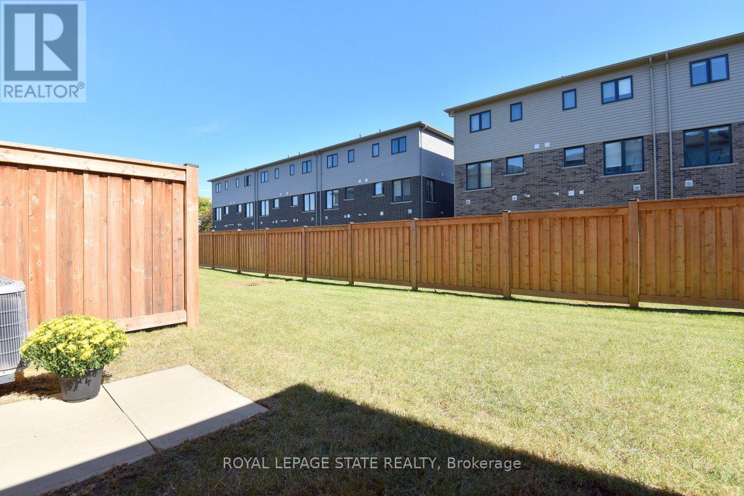 19 Radison Lane, Hamilton, Ontario  L8H 0B5 - Photo 47 - X13878342