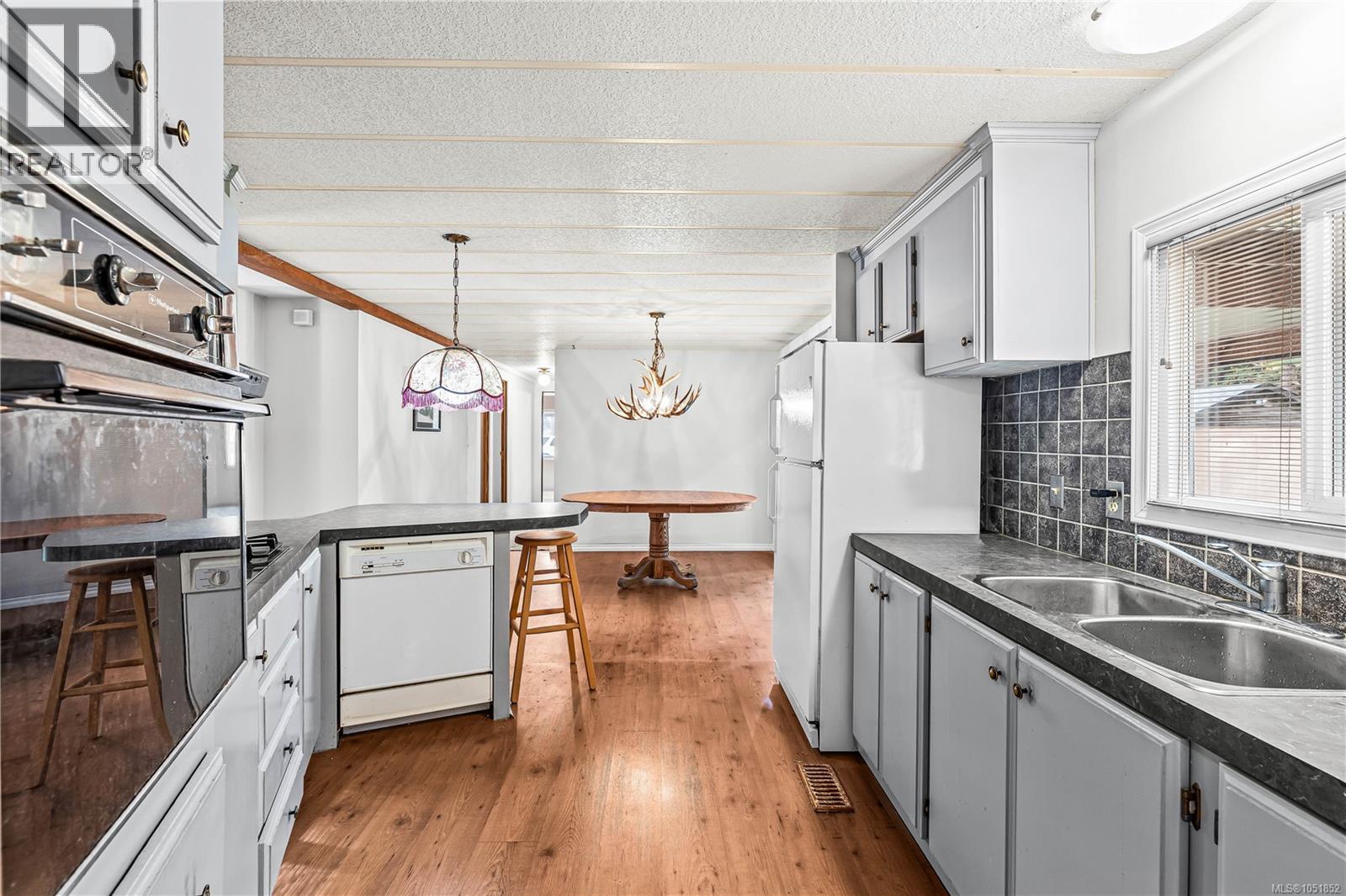 4885 Bella Rd