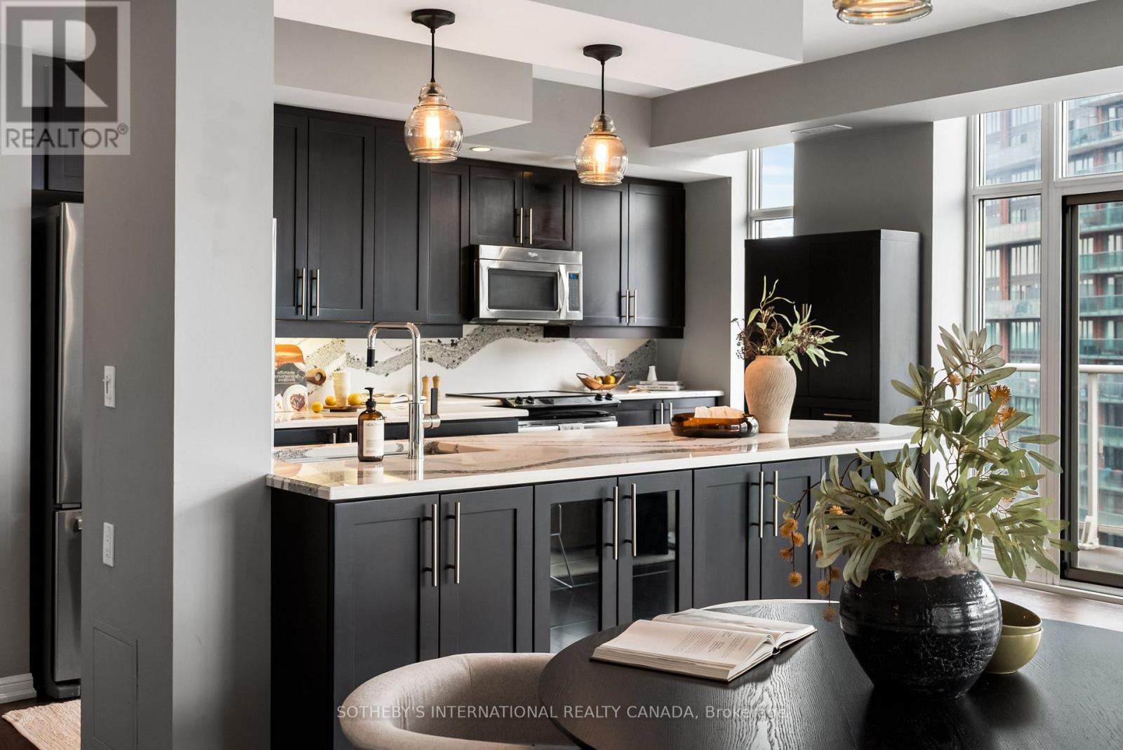 1913 - 85 EAST LIBERTY STREET, Toronto, Ontario