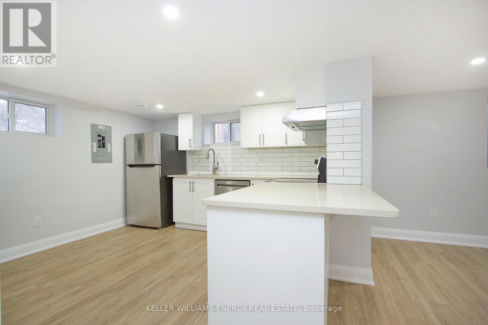Lower - 574 Olive Avenue, Oshawa, Ontario  L1H 2R3 - Photo 3 - E13878468