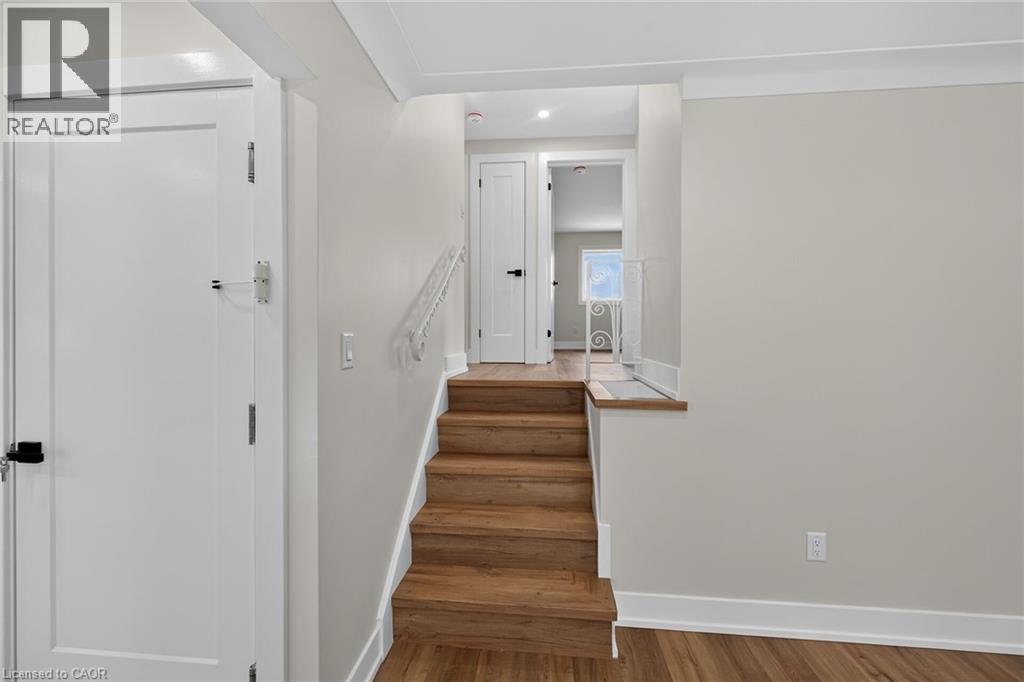 331 East 17th Street, Hamilton, Ontario  L9A 4M9 - Photo 20 - 40870143