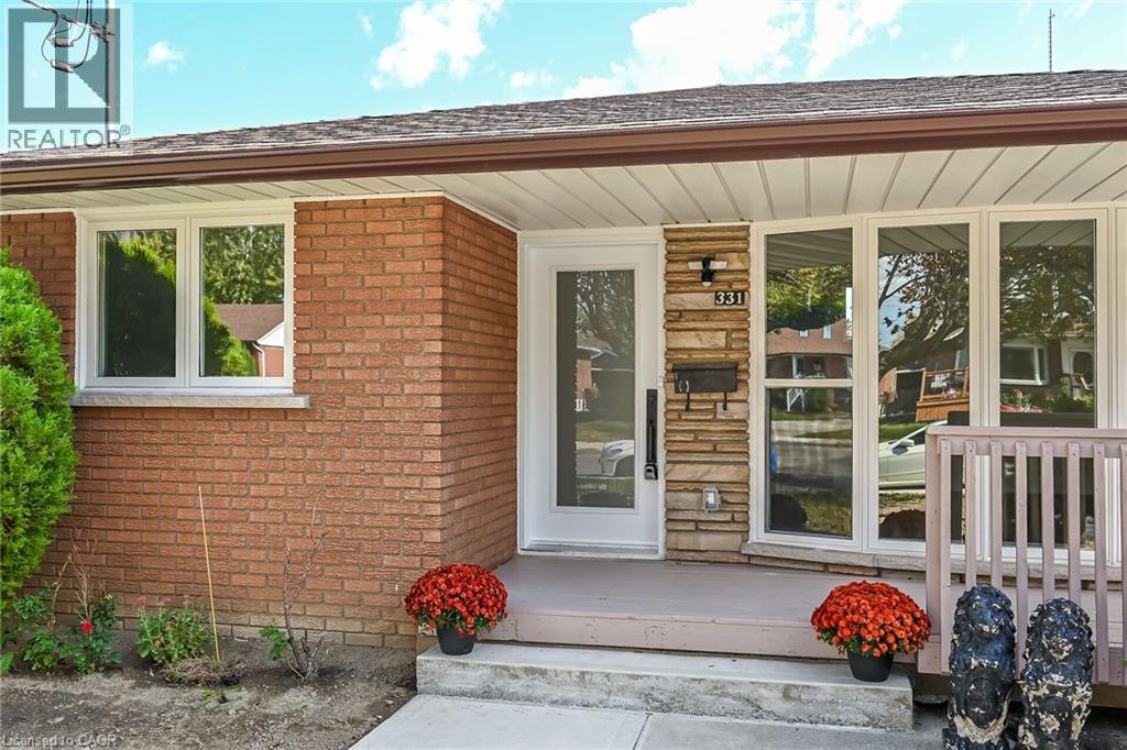 331 East 17th Street, Hamilton, Ontario  L9A 4M9 - Photo 3 - 40870143