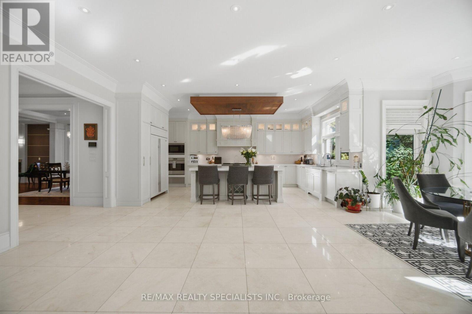 154 Burbank Drive, Toronto, Ontario  M2K 1P1 - Photo 10 - C13878406