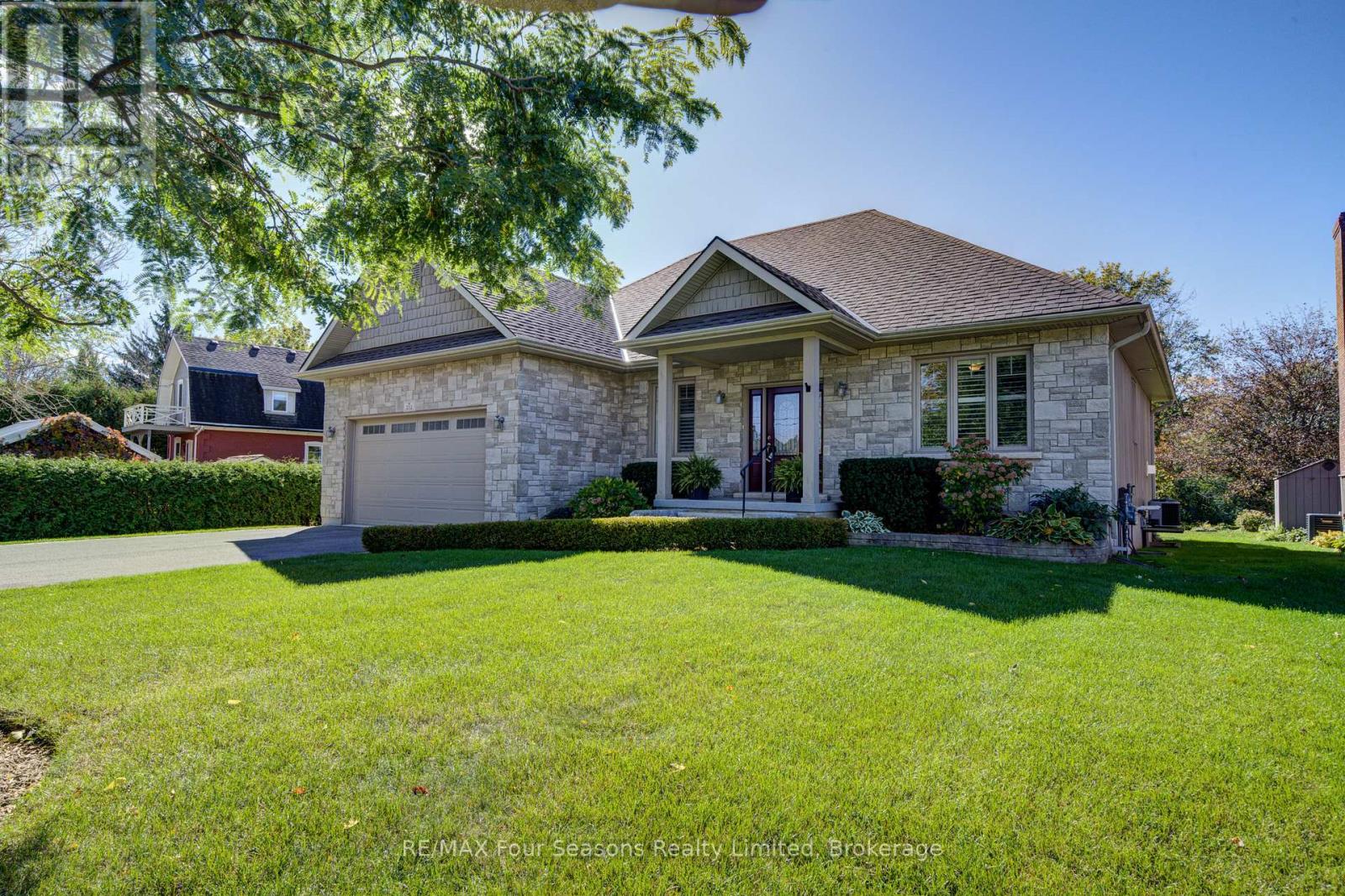 212 Pearson Street, Meaford, Ontario  N4L 1Y4 - Photo 2 - X13878442
