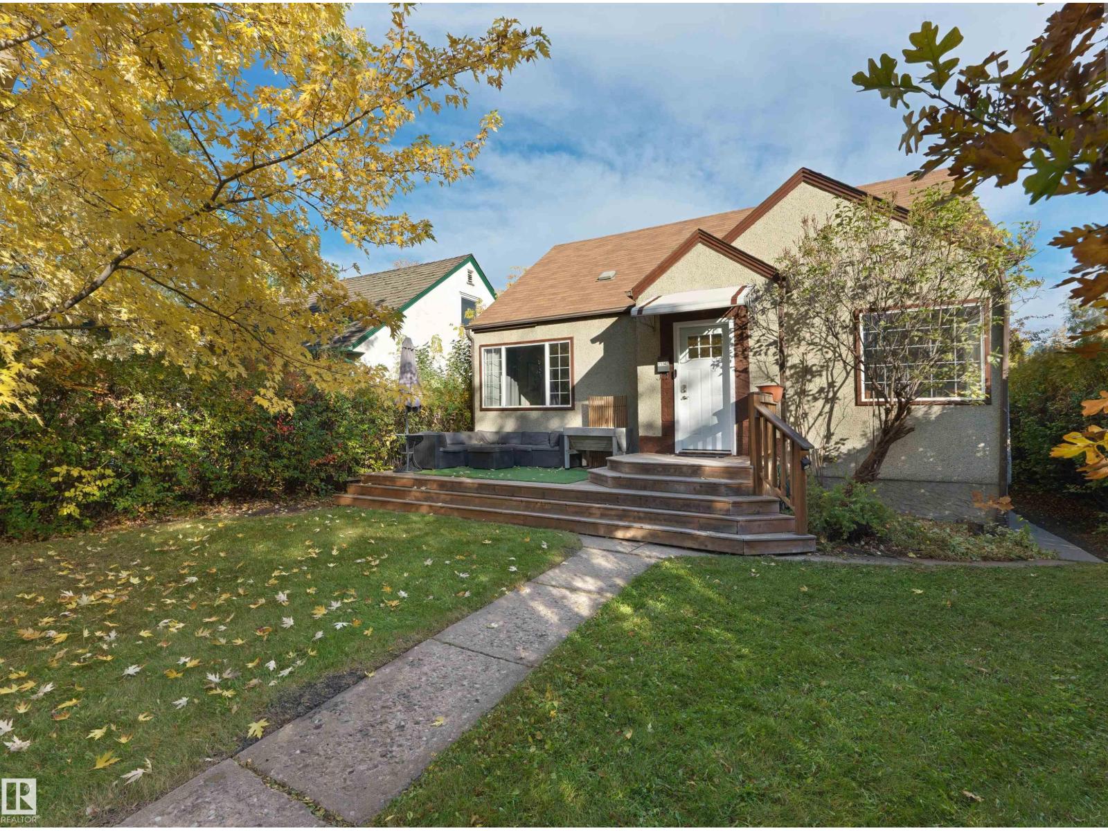 11142 71 AV NW