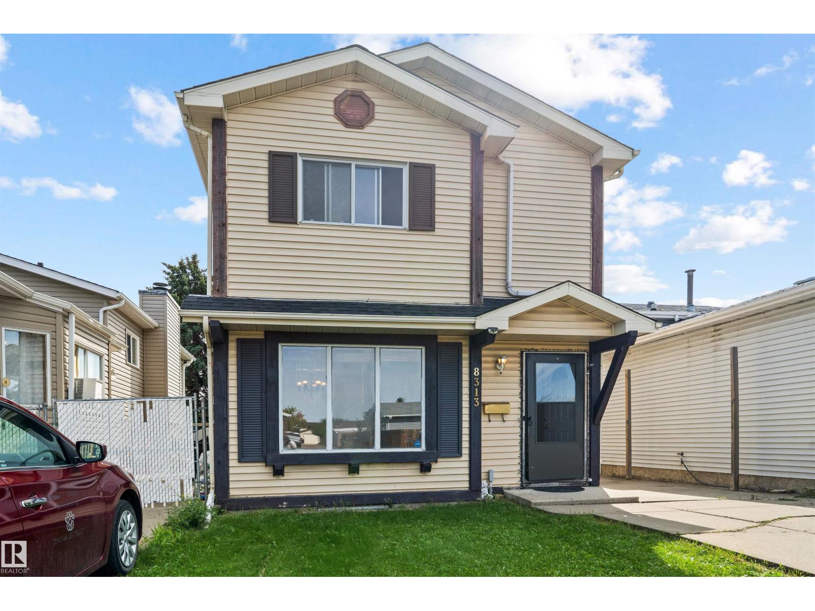 8313 156 AV NW
