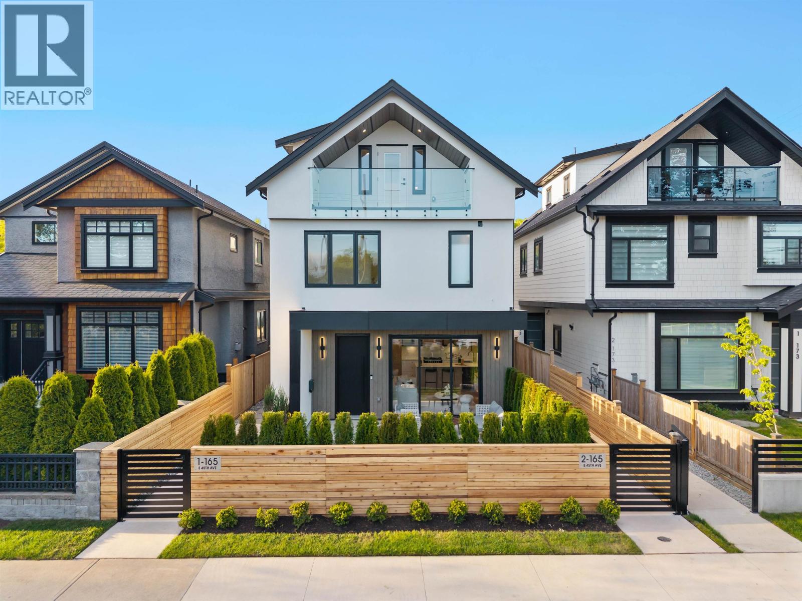 1 165 E 45TH AVENUE, Vancouver, British Columbia