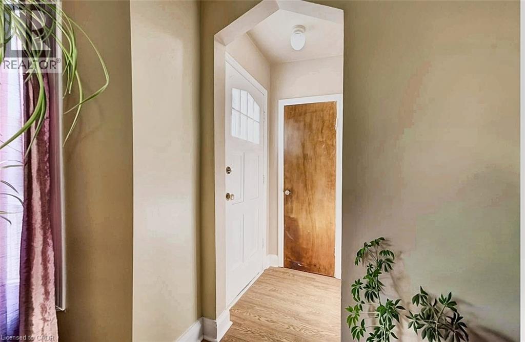 208 Arnold Street, Kitchener, Ontario  N2H 6E7 - Photo 4 - 40866787