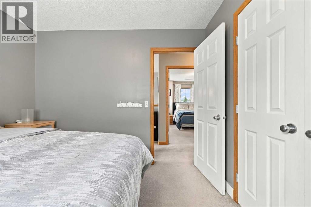 2 Cimarron Grove Bay, Okotoks, Alberta  T1S 2H3 - Photo 29 - A2348819