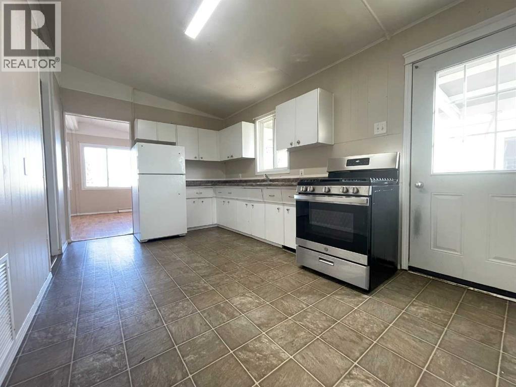 141, 5308 57 Street Lloydminster Alberta Canada T9V2A3 4