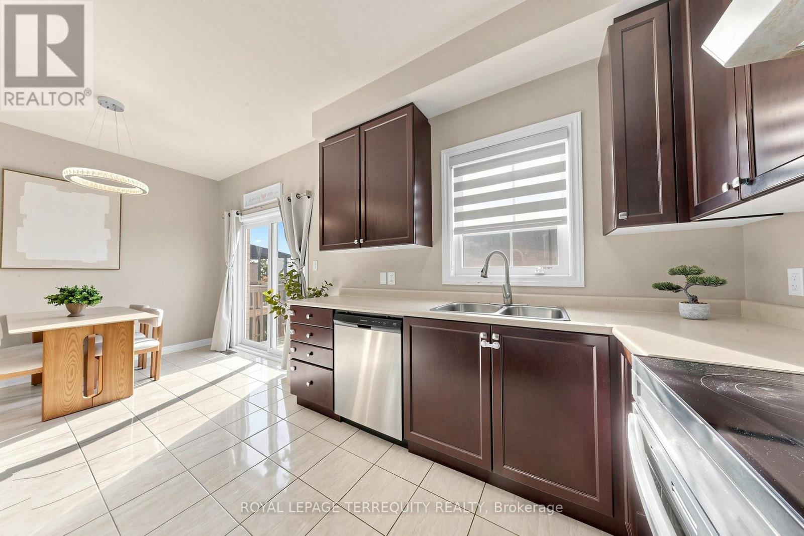 199 Armstrong Crescent, Bradford West Gwillimbury, Ontario  L3Z 0L3 - Photo 12 - N13878410