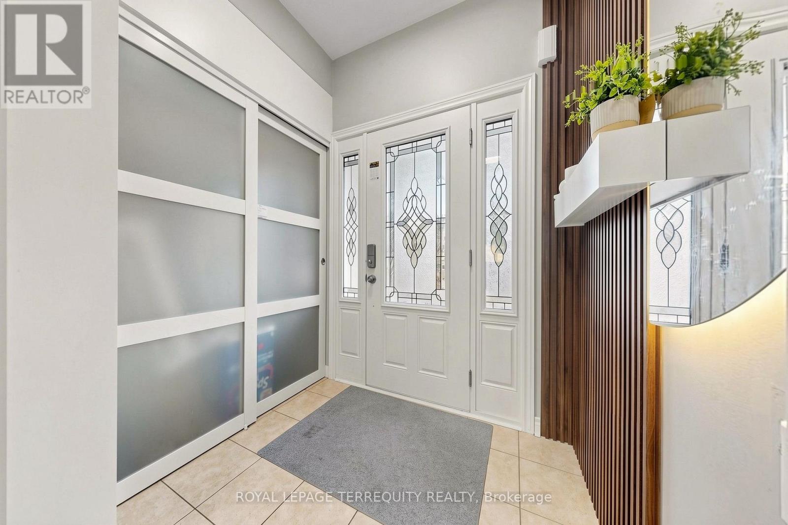 199 Armstrong Crescent, Bradford West Gwillimbury, Ontario  L3Z 0L3 - Photo 4 - N13878410