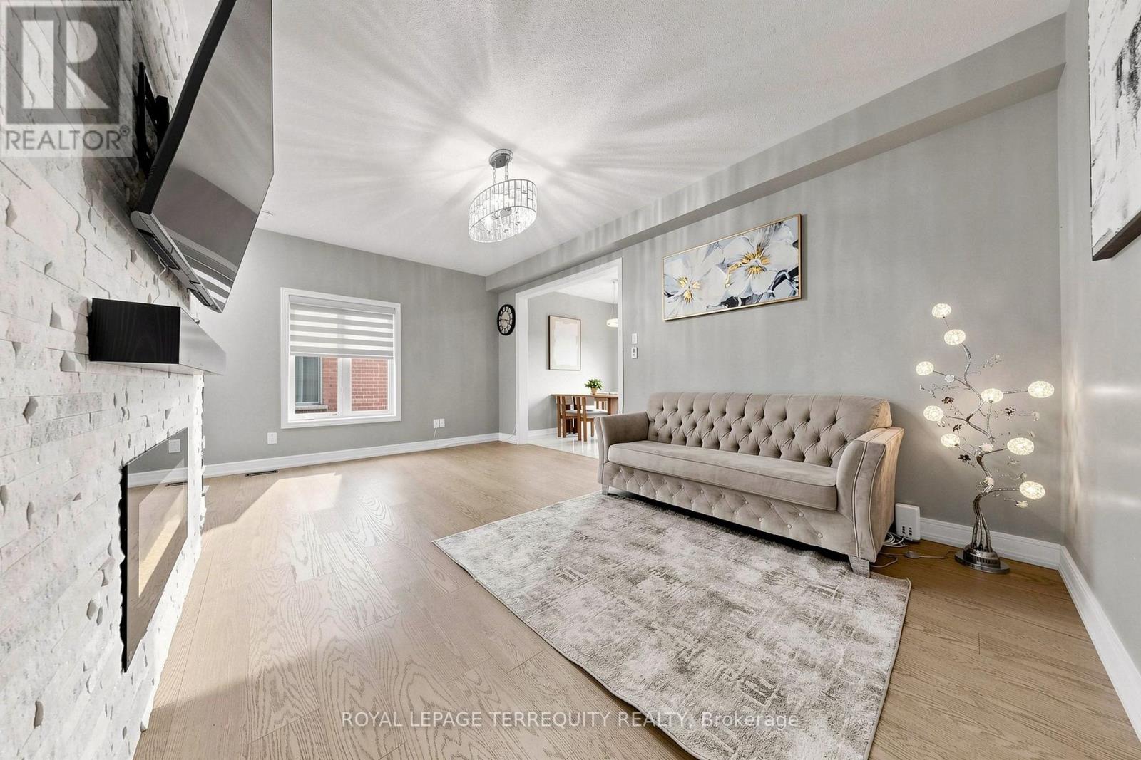 199 Armstrong Crescent, Bradford West Gwillimbury, Ontario  L3Z 0L3 - Photo 6 - N13878410