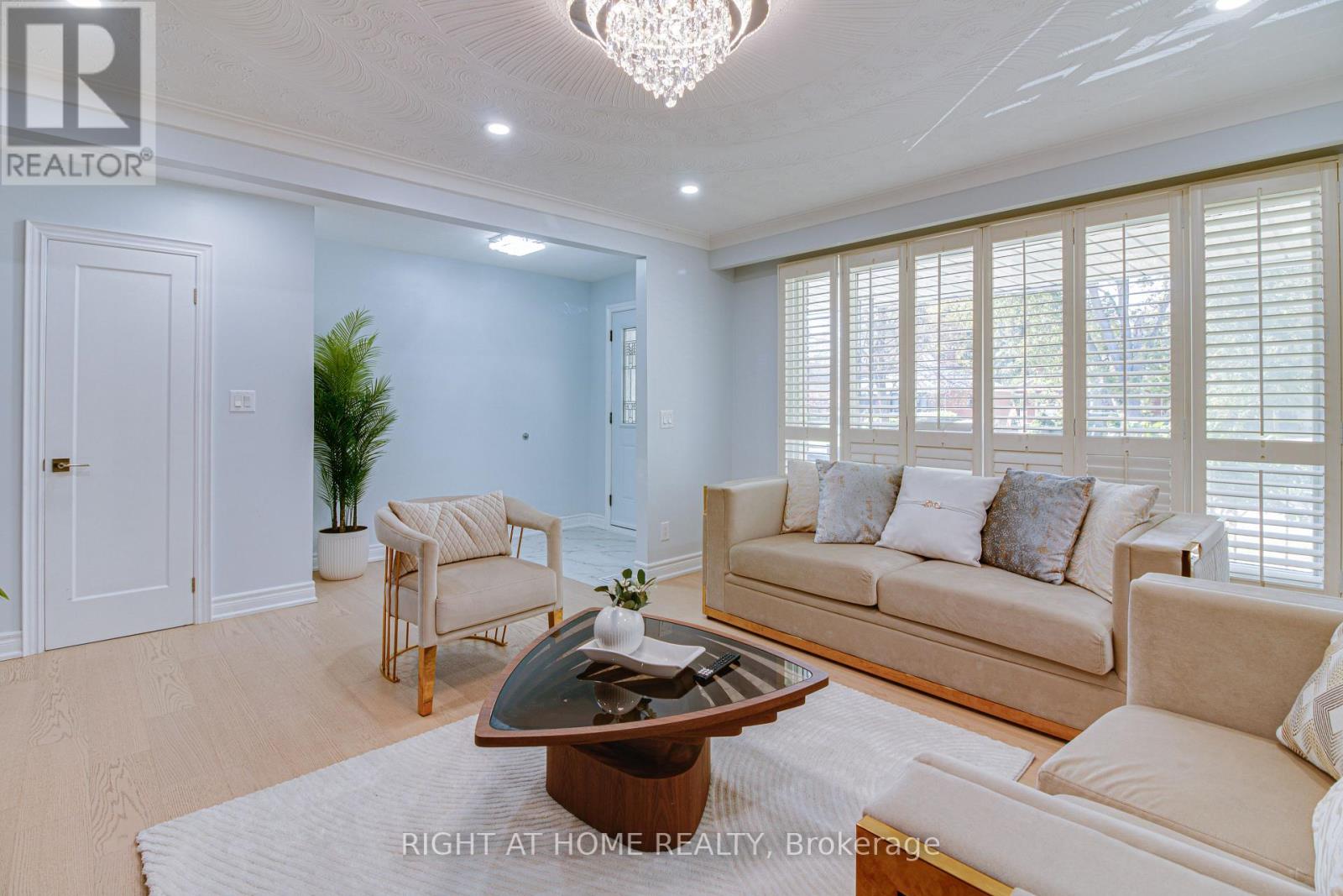 37 Mason Road, Toronto, Ontario  M1M 3P9 - Photo 4 - E13877846