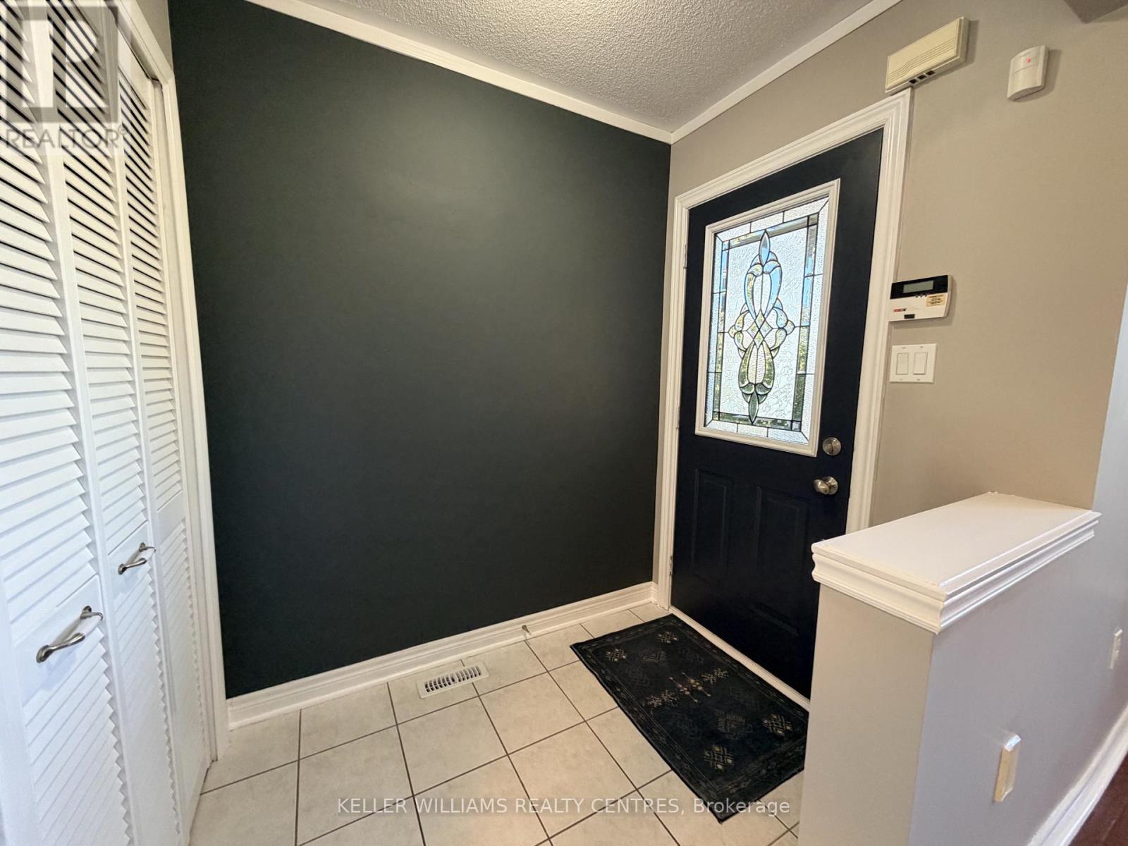 111 Bentley Crescent, Barrie, Ontario  L4N 0Z1 - Photo 5 - S13778224