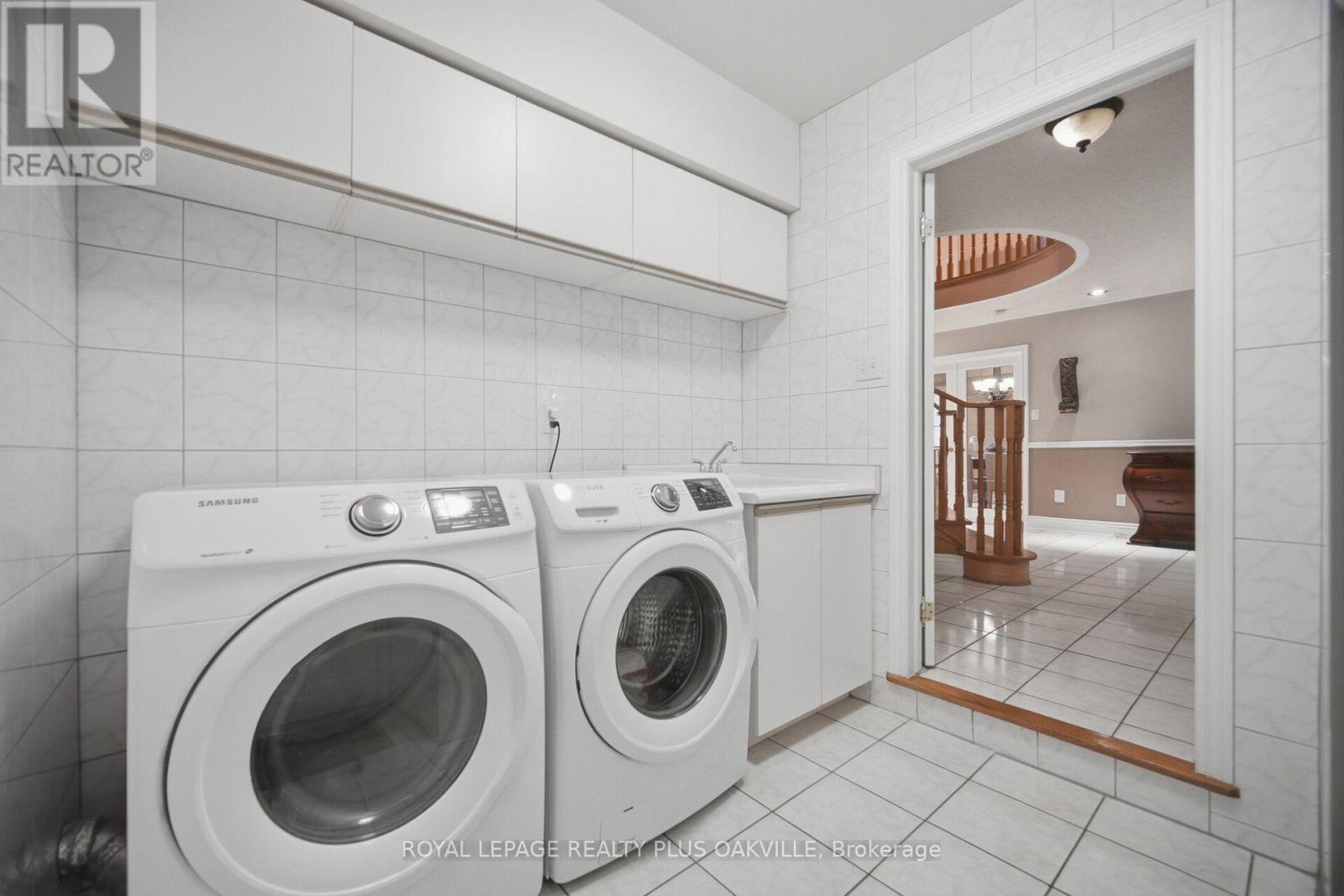 5892 Glen Erin Drive, Mississauga, Ontario  L5M 5K4 - Photo 22 - W13878098