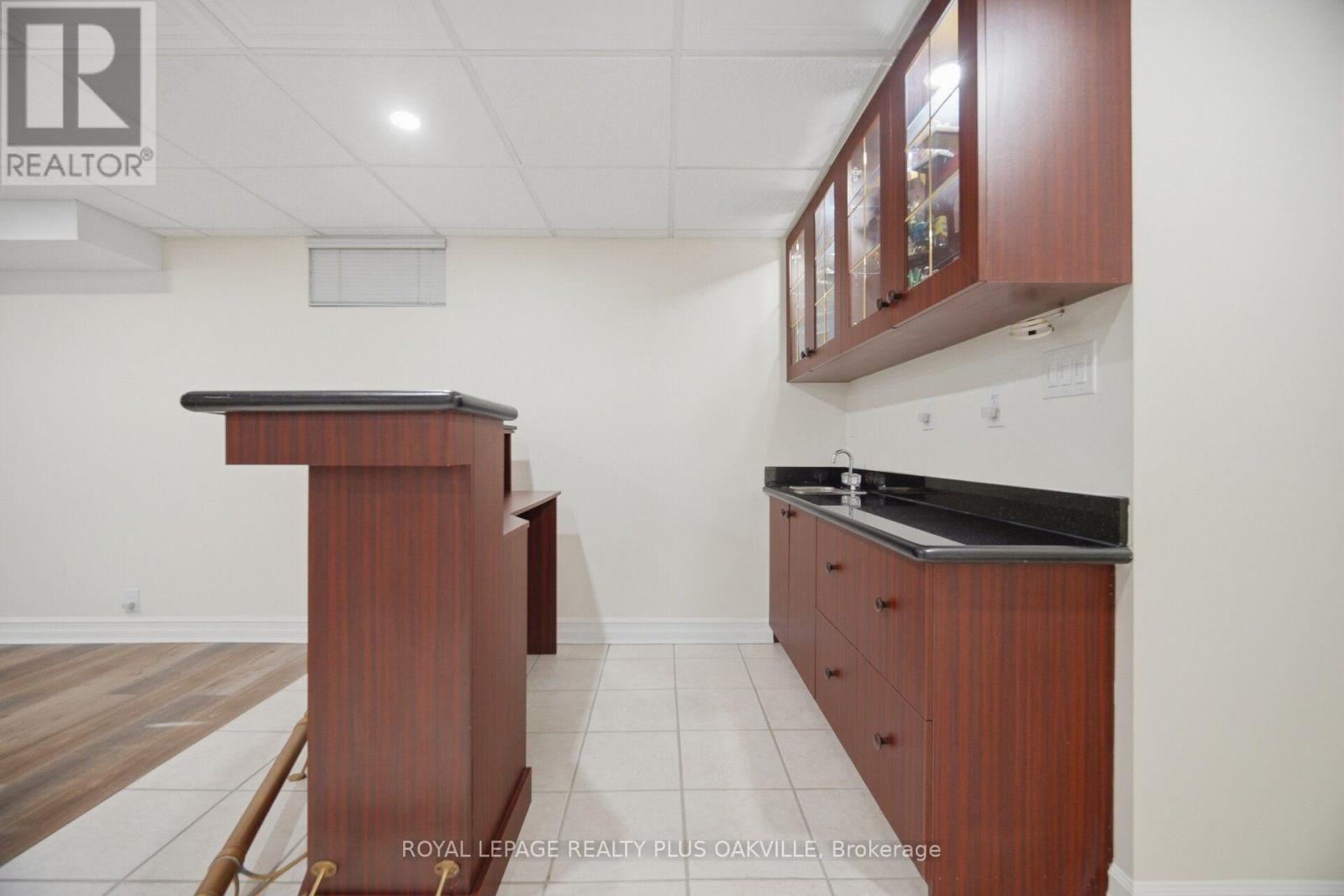5892 Glen Erin Drive, Mississauga, Ontario  L5M 5K4 - Photo 34 - W13878098