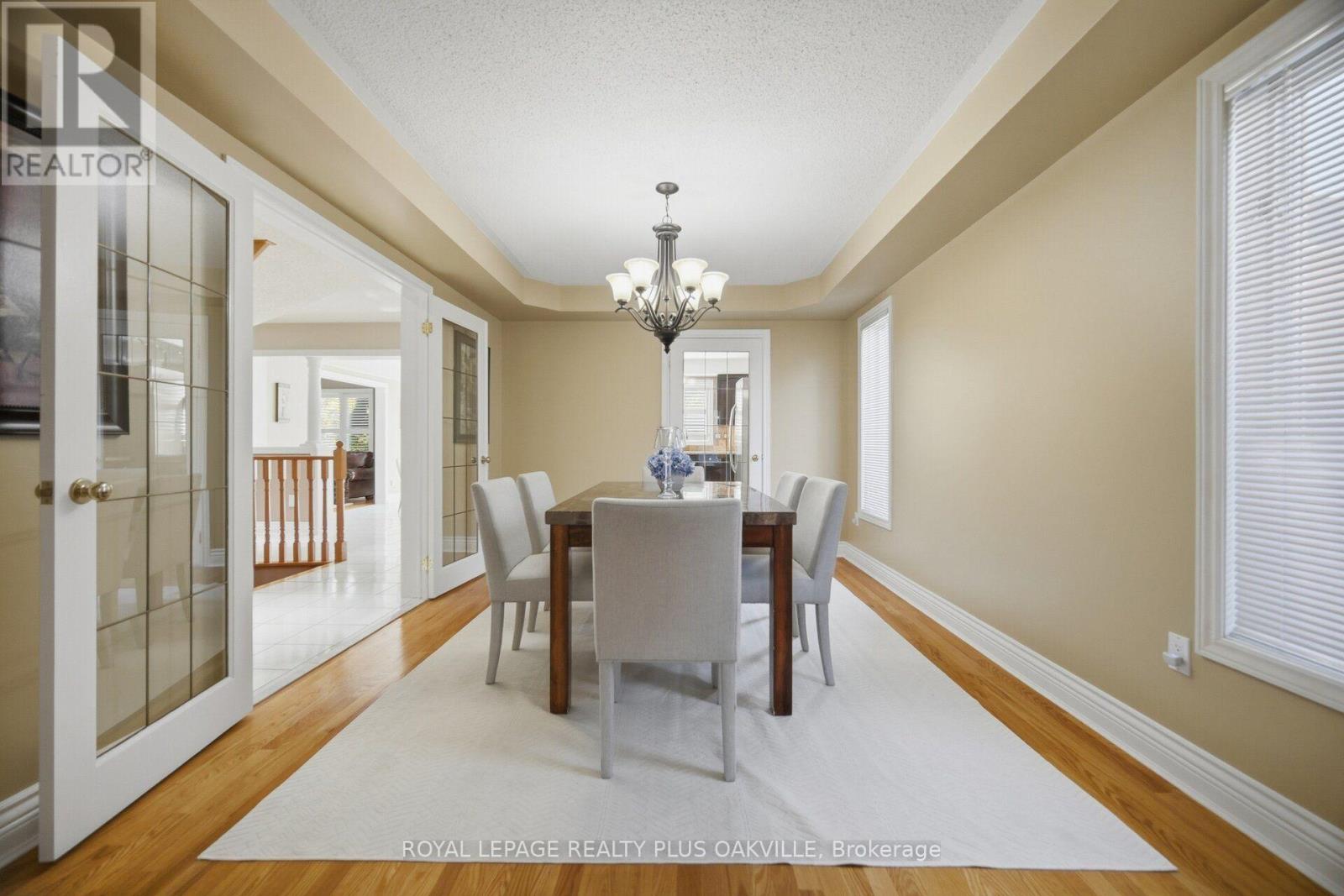 5892 Glen Erin Drive, Mississauga, Ontario  L5M 5K4 - Photo 10 - W13878098