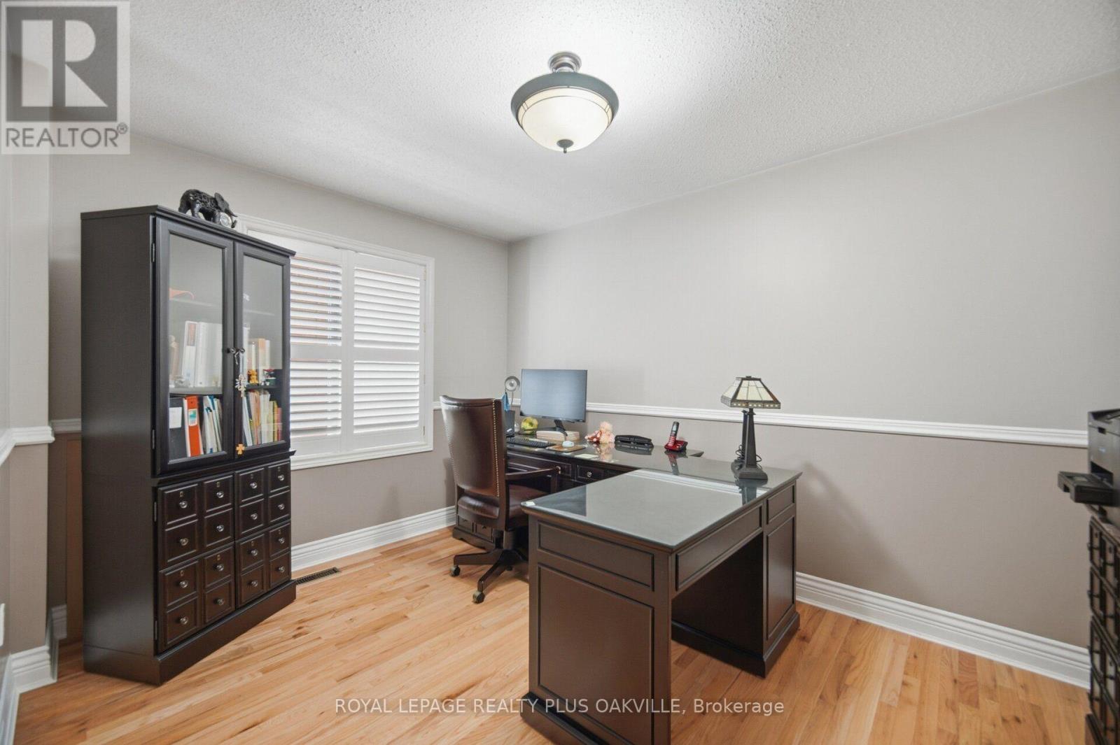 5892 Glen Erin Drive, Mississauga, Ontario  L5M 5K4 - Photo 21 - W13878098