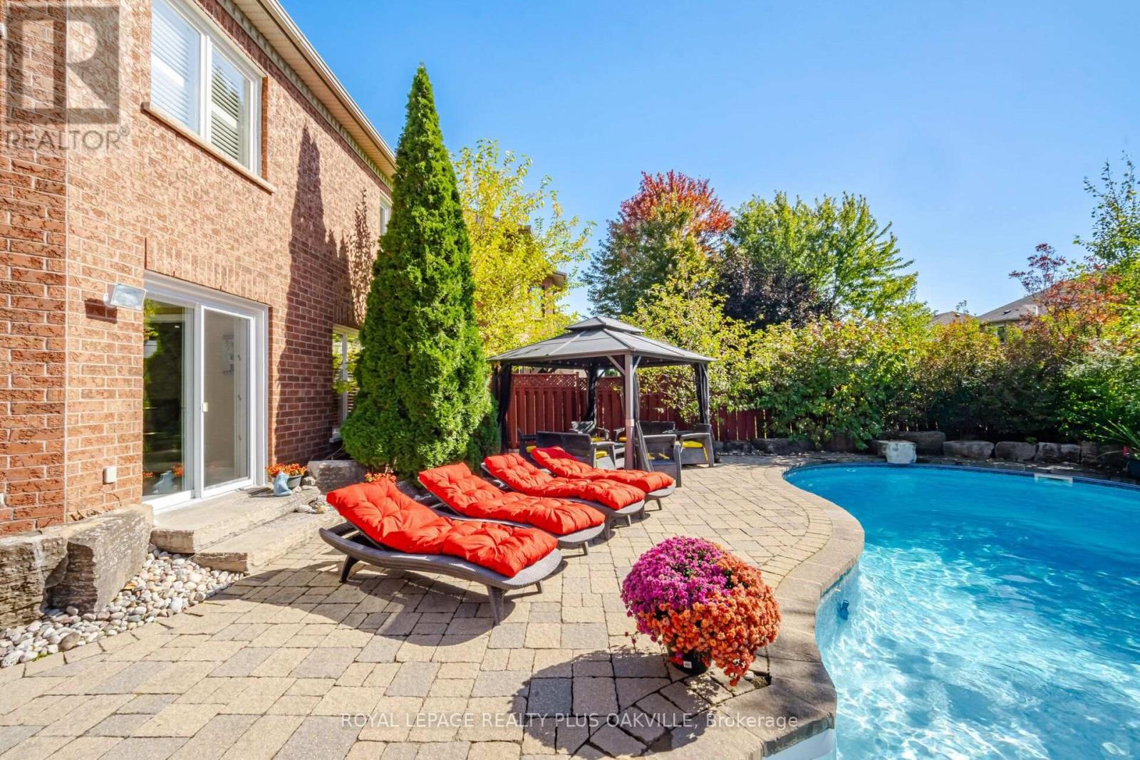 5892 Glen Erin Drive, Mississauga, Ontario  L5M 5K4 - Photo 38 - W13878098